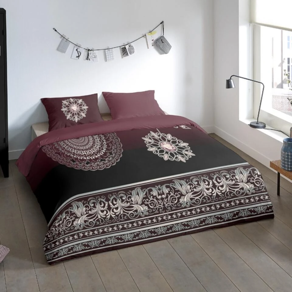 Pure Dekbedovertrek "Asiya" - Bordeaux - (140x220 Cm) 2 Pure Dekbedovertrek "Asiya" - Bordeaux - (140x220 Cm) - Afbeelding 2